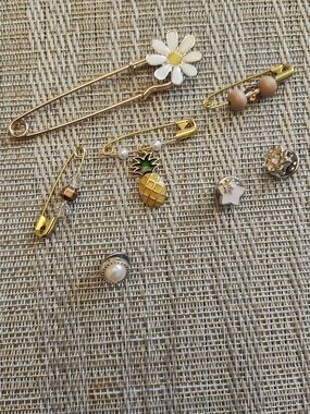 Gold-Tone Daisy & Pineapple Safety Pin Jewelry Set - Women Jewelry